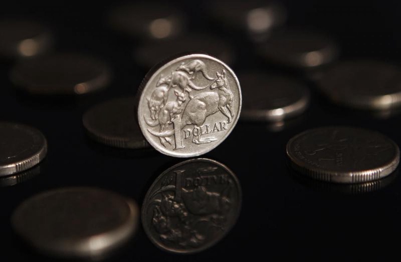 Монета номиналом один австралийский доллар. Фото REUTERS/Daniel Munoz©
