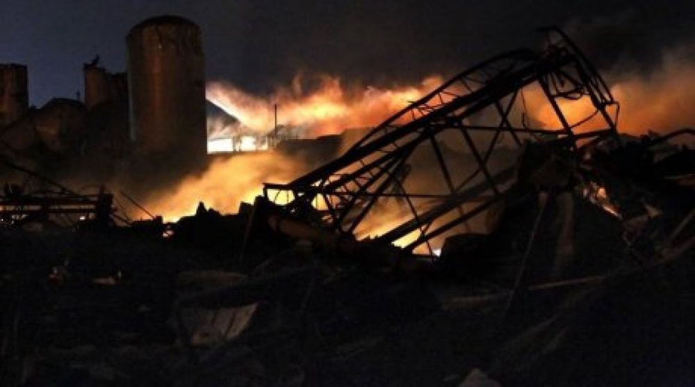 На месте взрыва на заводе в Техасе. Фото REUTERS/Mike Stone©