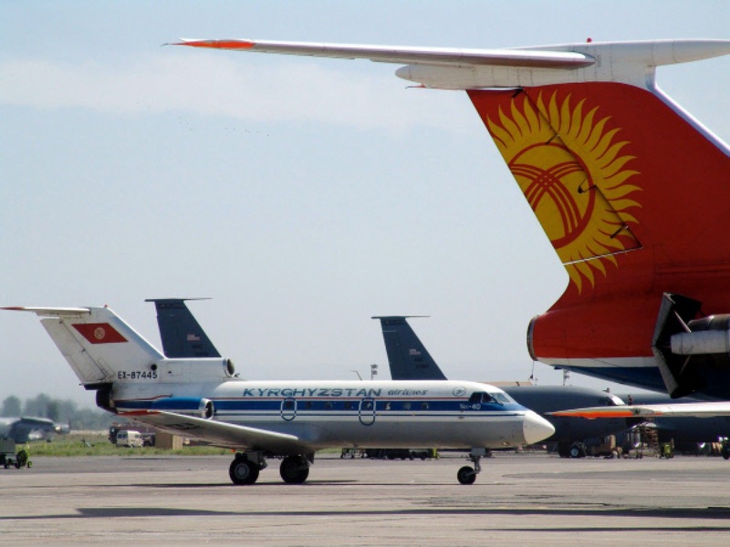 Самолеты в аэропорту "Манас". Фото РИА Новости©