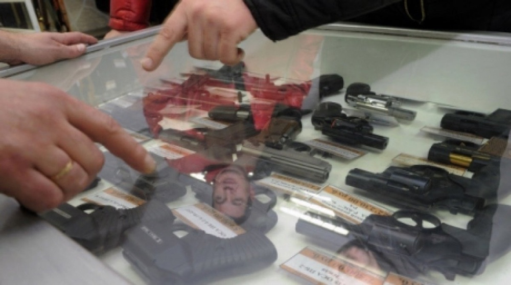 Травматическое оружие в специализированном магазине. Фото РИА Новости©