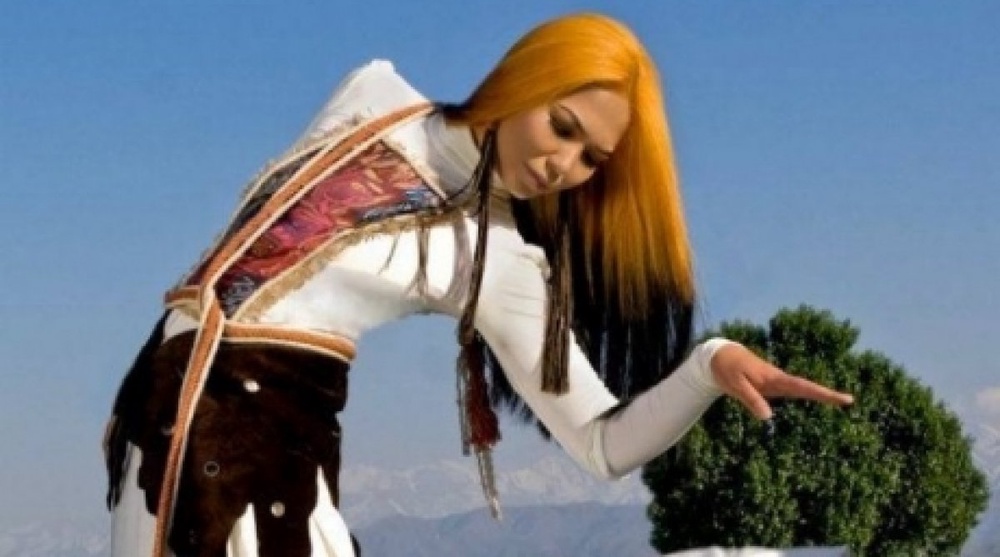 Известная исполнительница из Кыргызстана Гулзада