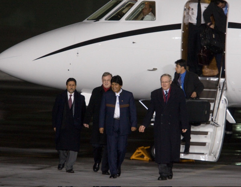 Президент Боливии Эво Моралес Айма (в центре) прилетел в Москву с официальным визитом. Фото ©РИА Новости