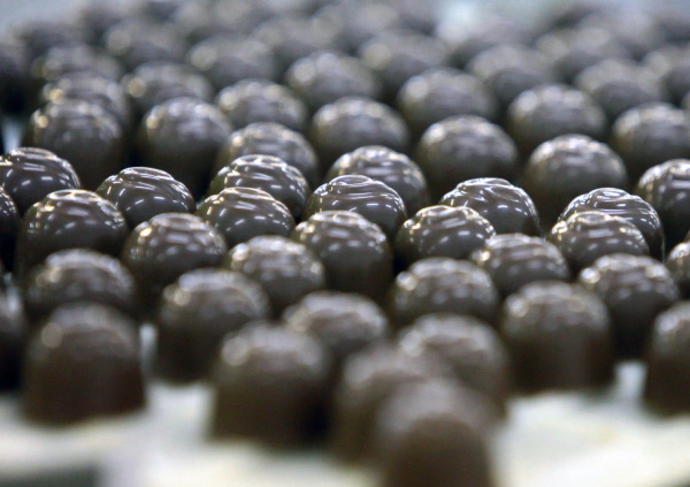 На шоколадной фабрике. Фото ©РИА Новости
