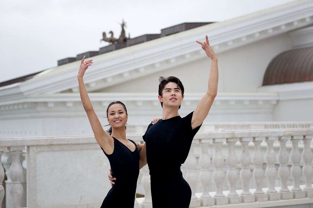 Солисты балета "Астана Опера" Мадина Басбаева и Таир Гатауов