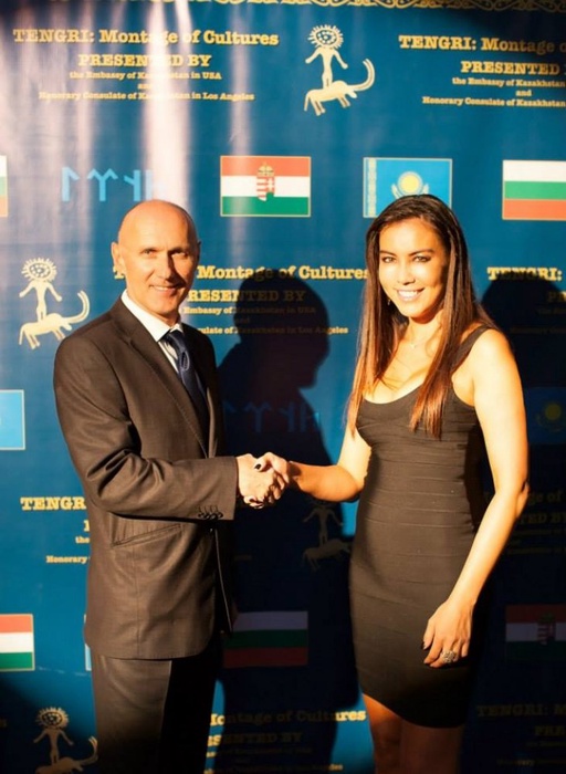 Генеральный консул Венгрии Лазло Калман и Гаухар Нуртас. Фото предоставлено организаторами