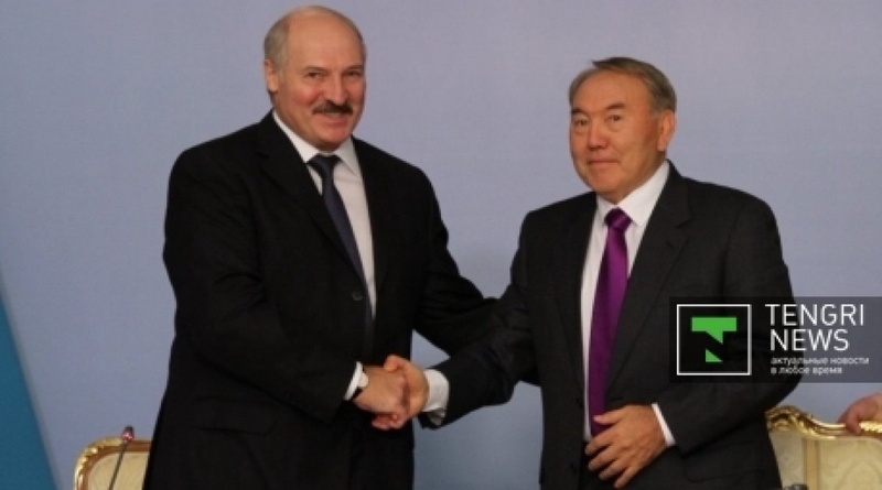 Президент Казахстана Нурсултан Назарбаев с президентом Беларуси Александром Лукашенко. Фото Марат Абилов©