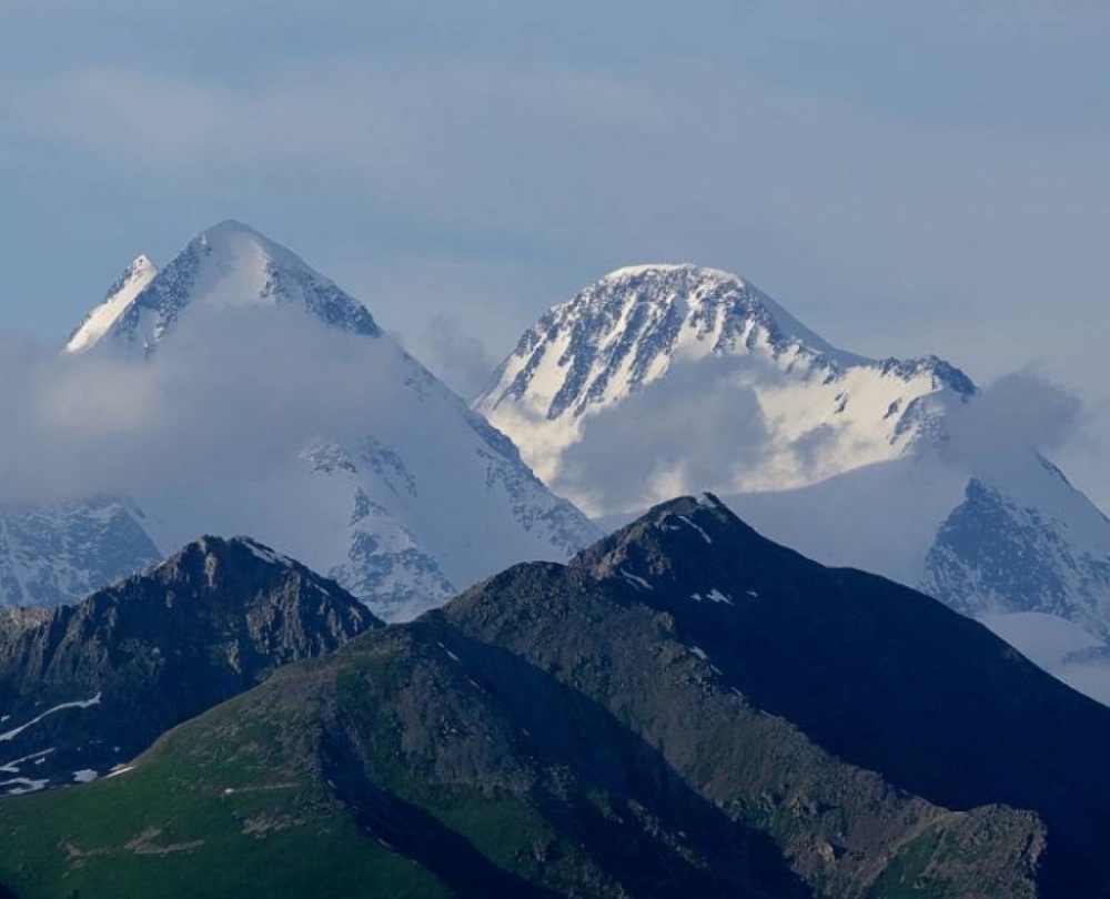 Гора Белуха. Фото с сайта galt-auto.ru