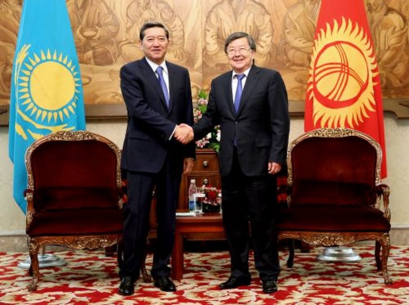 Премьер-министр Казахстана Серик Ахметов и премьер-министр КР Жанторо Сатыбалдиев. Фото ©ПС Правительства КР