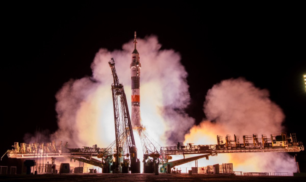 Старт ракеты космического назначения с пусковой площадки космодрома "Байконур". Фото ©РИА Новости