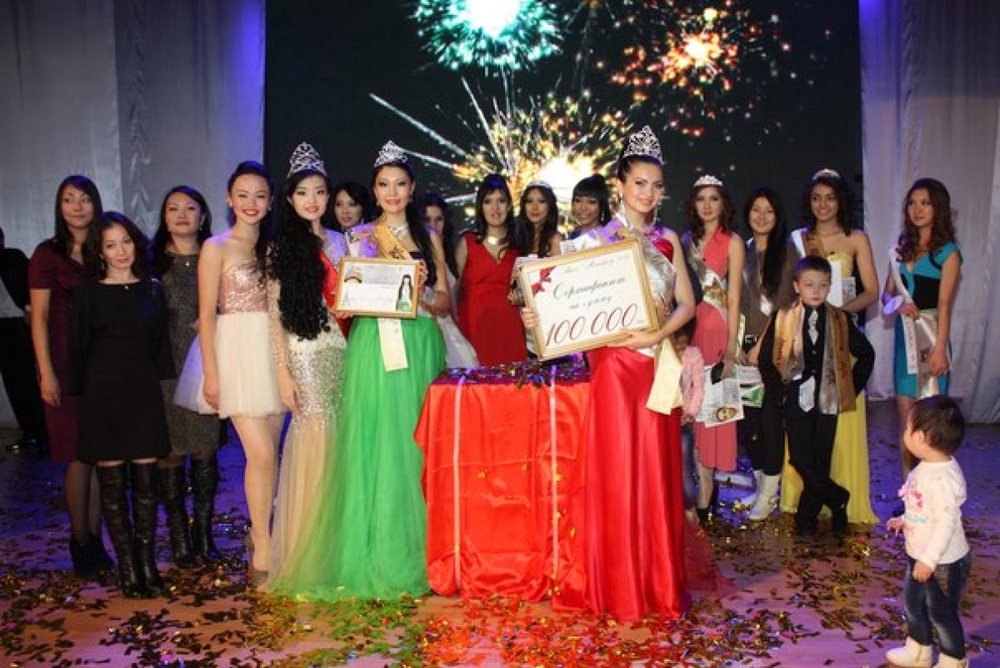 Победительницы конкурса "Мисс Атырау" и "Мисс Западный Казахстан". Фото предоставлено организаторами