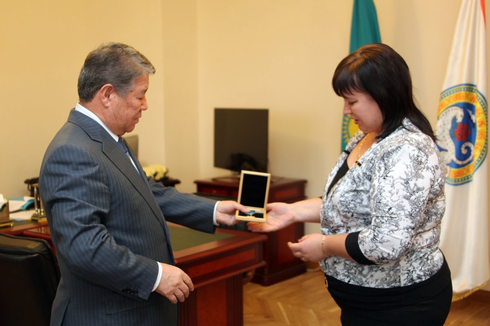 http://tengrinews.kz/userdata/news/2013/news_247194/thumb_b/photo_111548.jpg