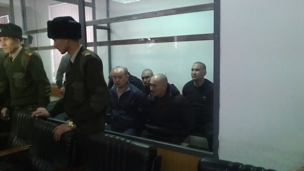 Подсудимые в зале суда. ©tengrinews.kz