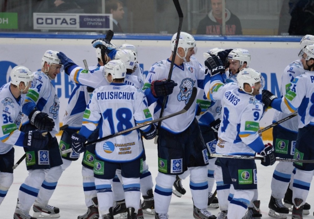 Игроки "Барыса" радуются победе. ©РИА Новости