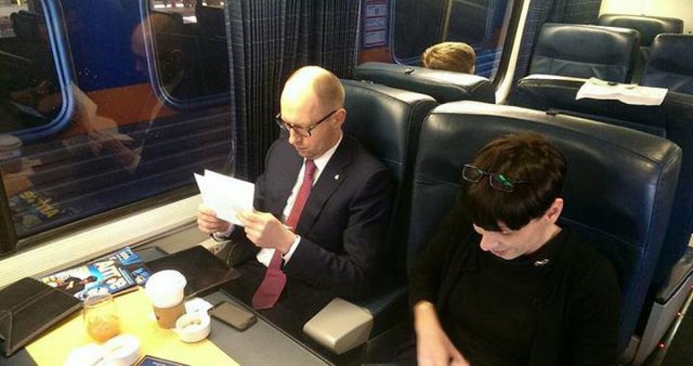 Во время визита в США Арсений Яценюк пользовался общественным транспортом. Фото: facebook.com