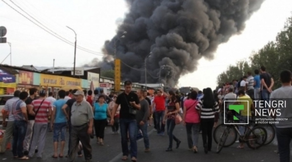 Пожар на рынке "Аян". ©Роза Есенкулова