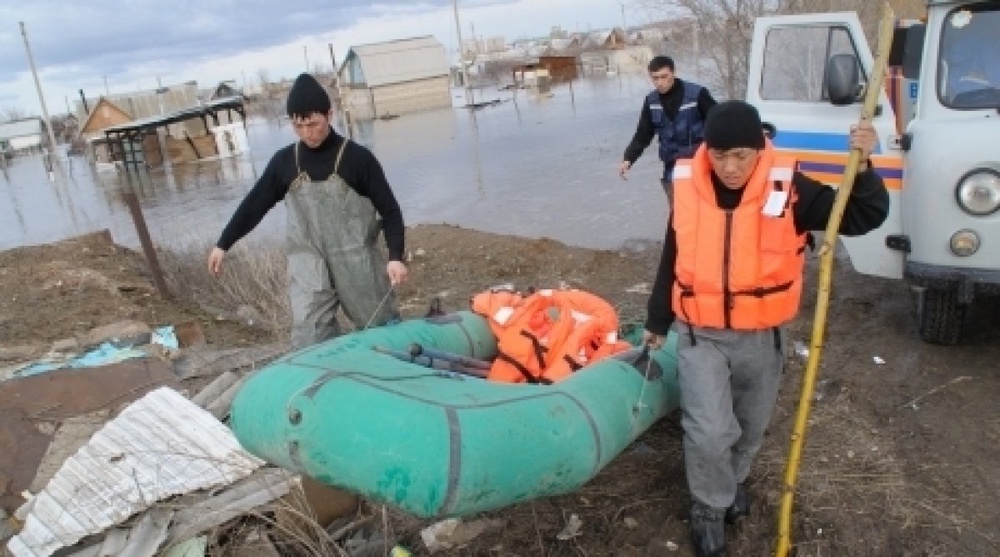 Сотрудники службы по чрезвычайным ситуациям. Фото из архива Tengrinews.kz