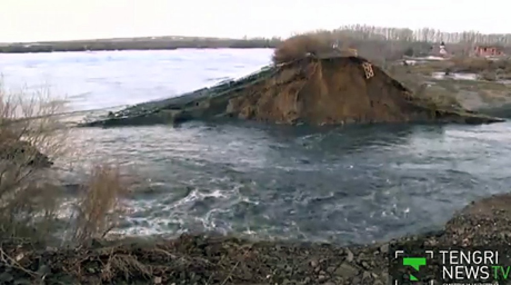 Разрушенная дамба в Кокпекты. Кадр ©tengrinewstv.kz