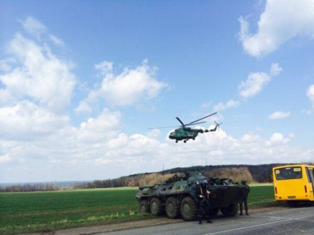 Военная техника в районе Славянска. Фото Varlamov