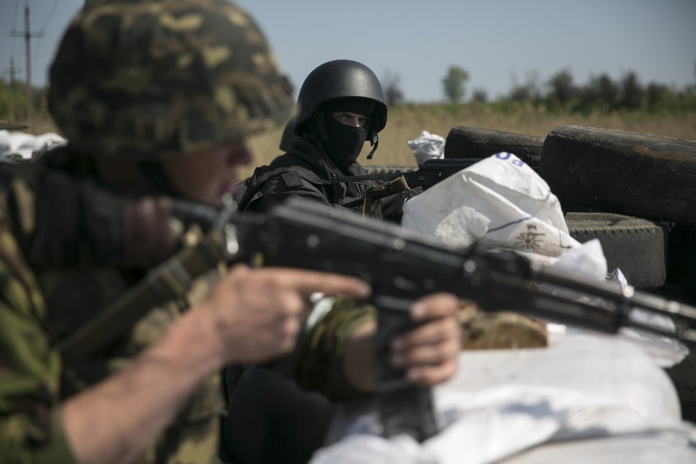 Украинские военнослужащие под Славянском. ©REUTERS