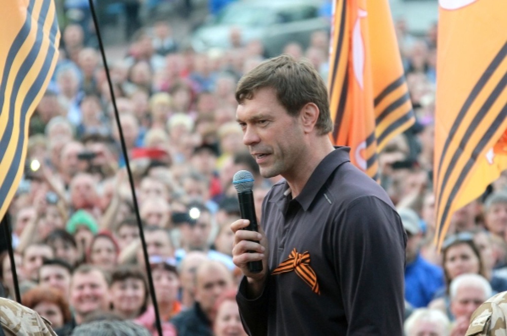 Лидер общественного движения Юго-Восток Олег Царев выступает на митинге. ©РИА Новости