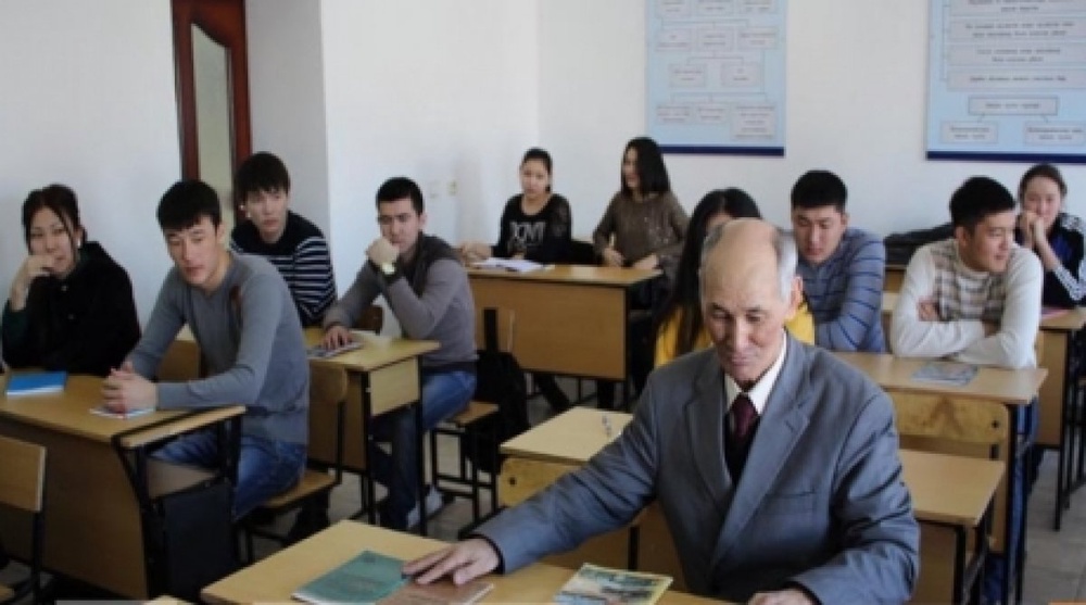 Пенсионер Мурат Губайдуллин учится в Казахстанском университете информационных и телекоммуникационных систем. ©mgorod.kz