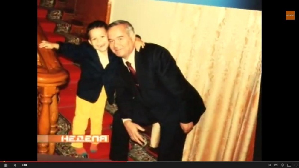 Ислам Каримов с внуком. © REN-TV