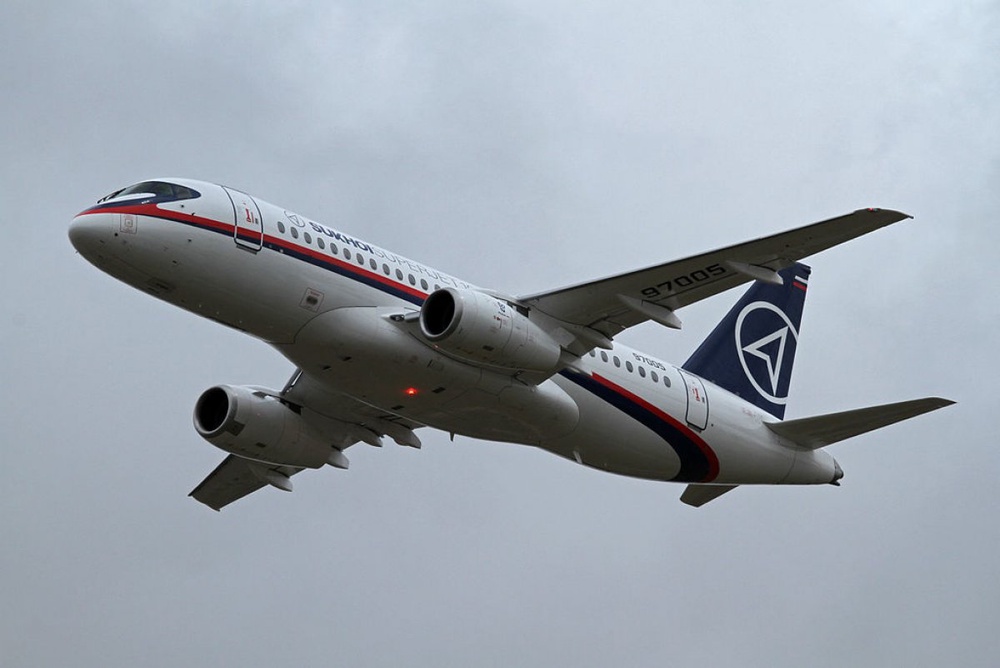 Самолет Sukhoi Superjet 100. Фото: wikipedia.org