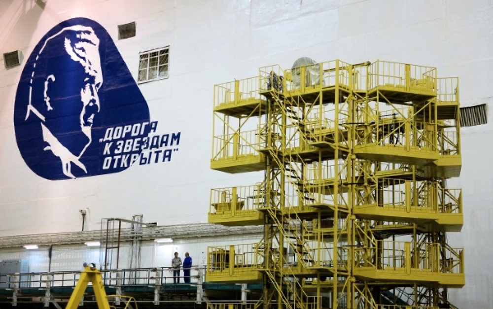 В зале монтажно-испытательного корпуса космодрома "Байконур". ©РИА Новости