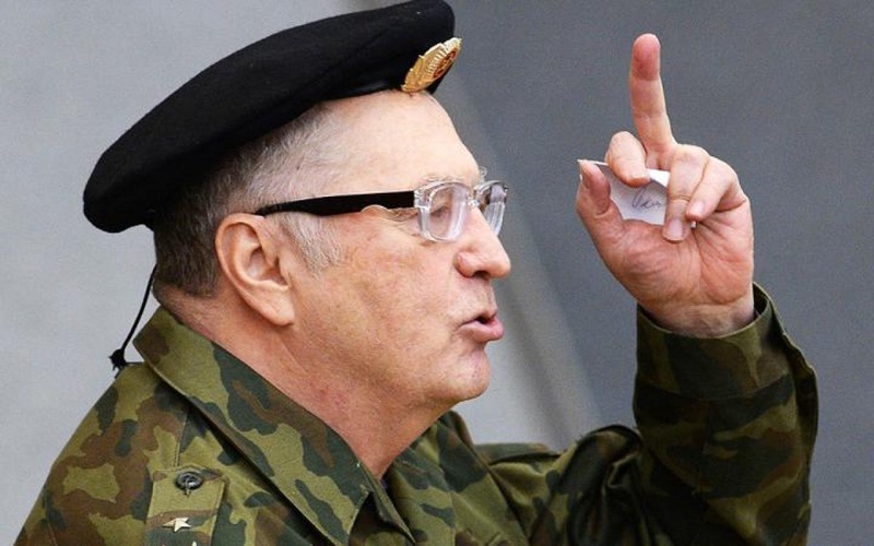 Владимир Жириновский в военной форме в Госдуме. Фото РИА Новости