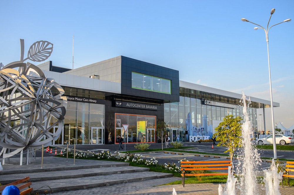 В Алматы открылся новый автоцентр BMW И MINI