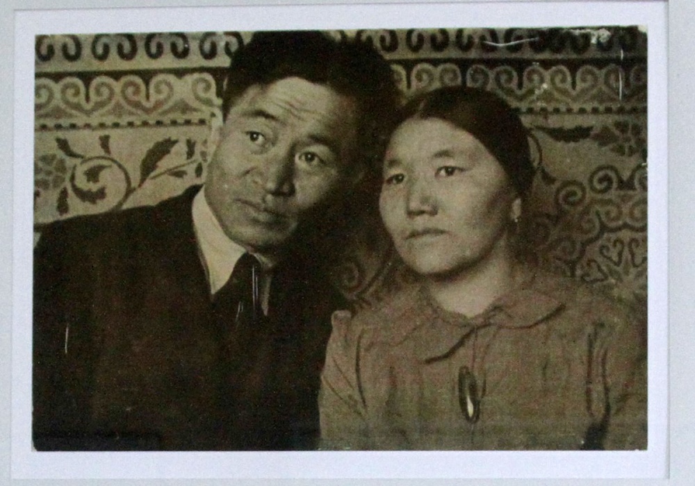 Абылхан Кастеев с женой. Фото из экспозиции в доме-музее. ©Айжан Тугельбаева