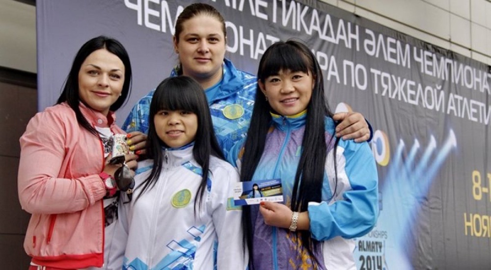 Казахстанские тяжелоатлетки. Фото из архива Tengrinews.kz