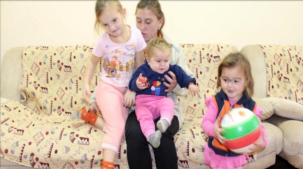 Анастасия Еремина с детьми. Фото с сайта mgorod.kz