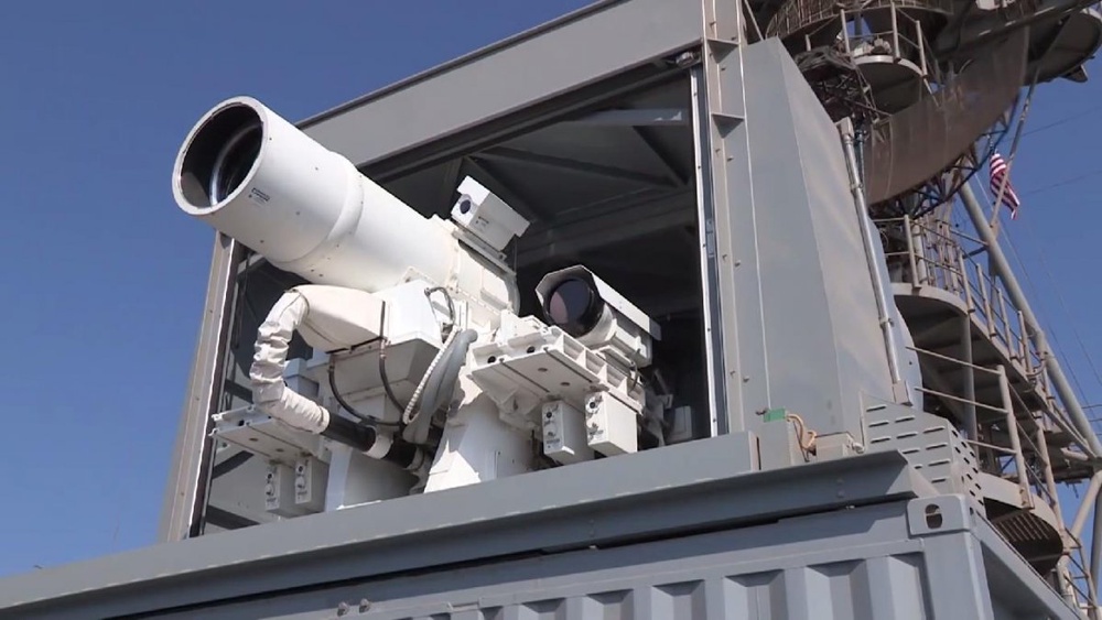 Laser Weapon System на десантном корабле USS Ponce. © youtube.com/usnavyresearch