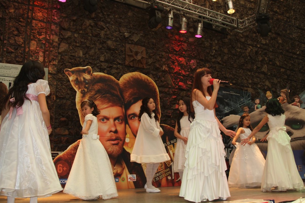 Благотворительный концерт в поддержку Аэлиты Тапан в Алматы. Фото©Алишер Ахметов. 
