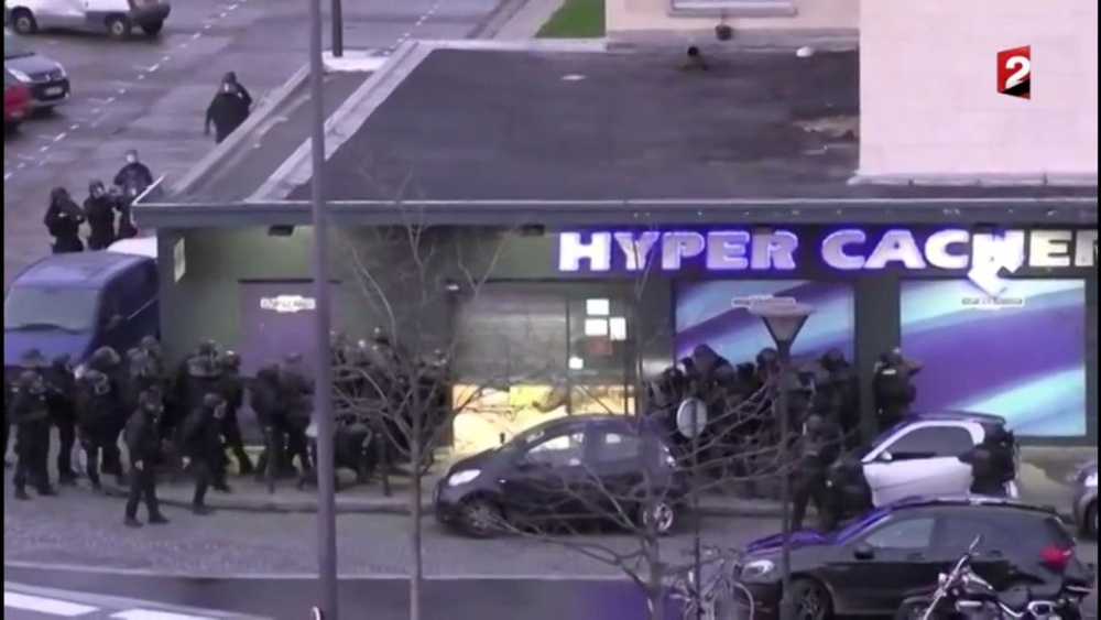 Полиция опубликовала видео ликвидации террориста в Париже
