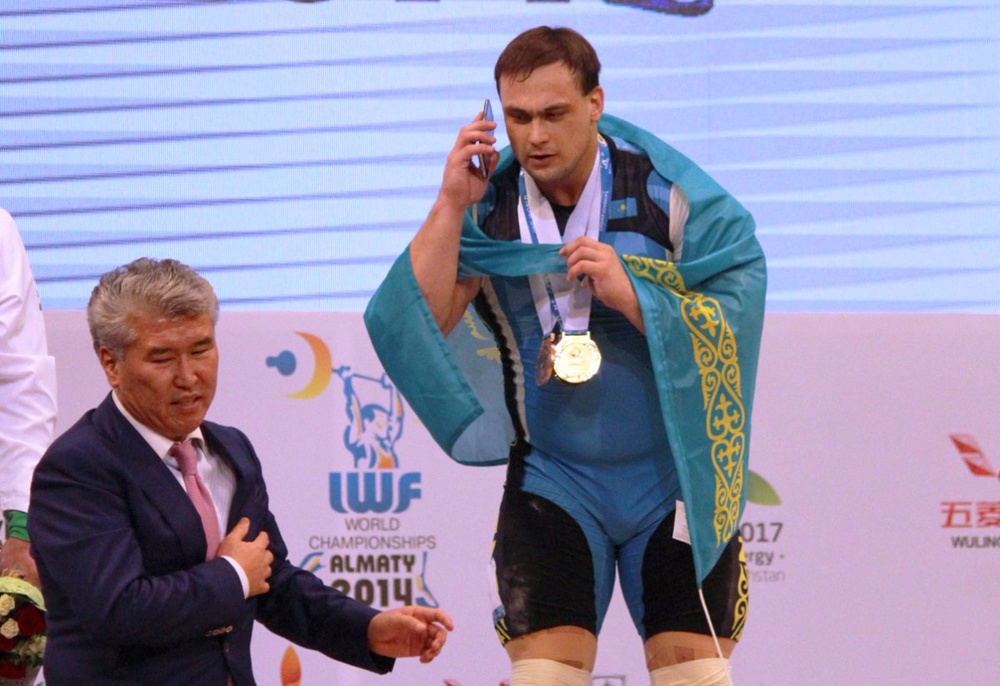 Министр культуры и спорта объяснил свое поведение на чемпионате в Алматы