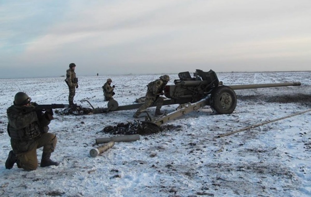 Украинские военные в зоне конфликта в Донбассе. © пресс-центр АТО