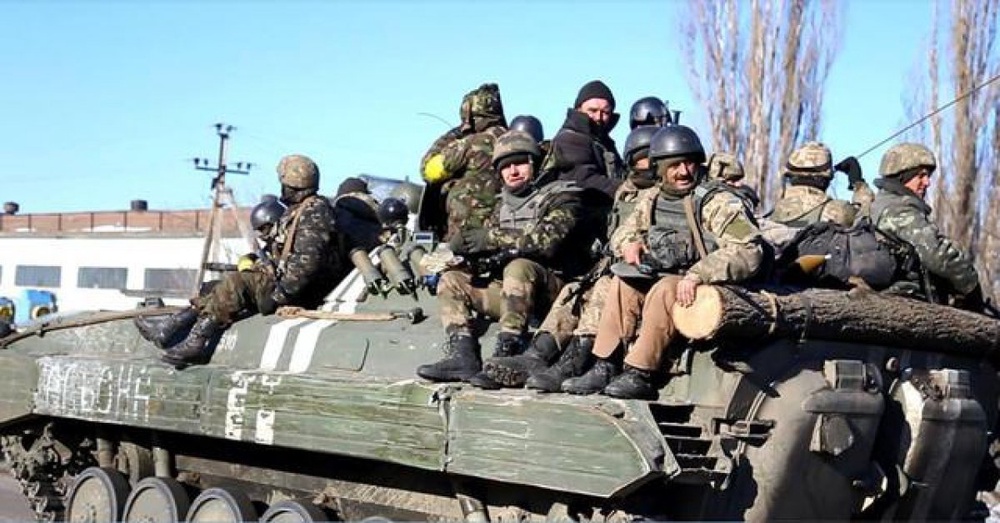 Украинские военные уходят из Дебальцево. © hromadske.tv