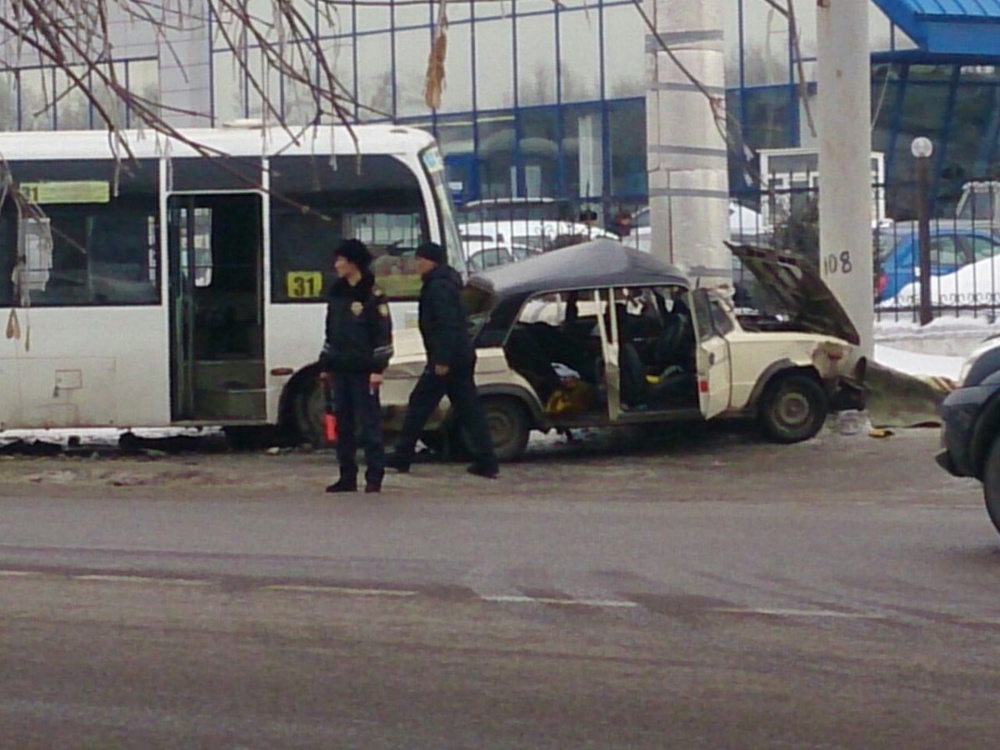 В ДТП в Караганде один человек погиб и трое пострадали