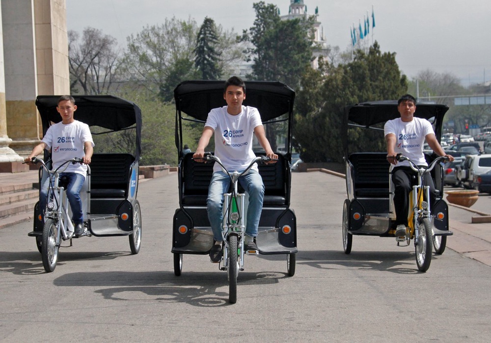 Велотакси начало курсировать в Алматы.
Фото © Владимир Прокопенко