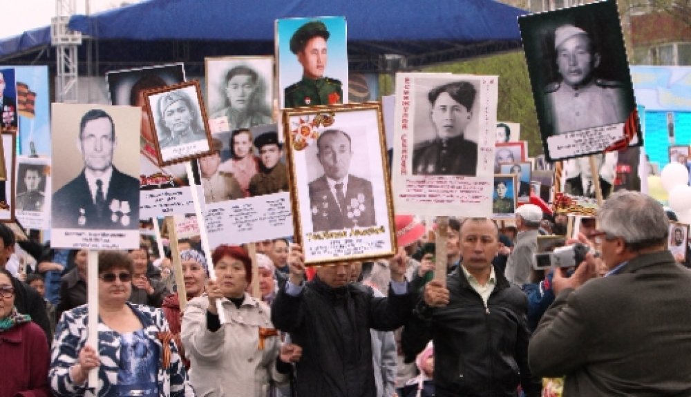 Сотни актюбинцев приняли участие в акции "Бессмертный полк". © diapazon.kz