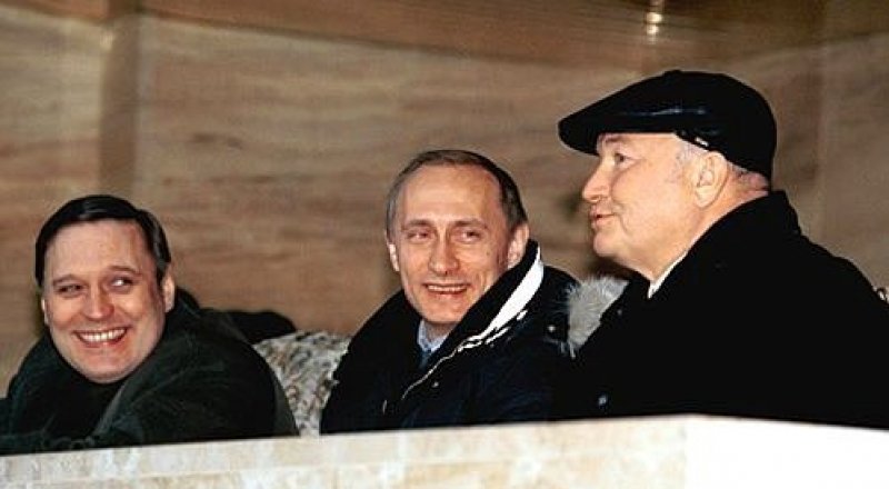 Михаил Касьянов, Владимир Путин и Юрий Лужков (март 2000 года). © kremlin.ru 
