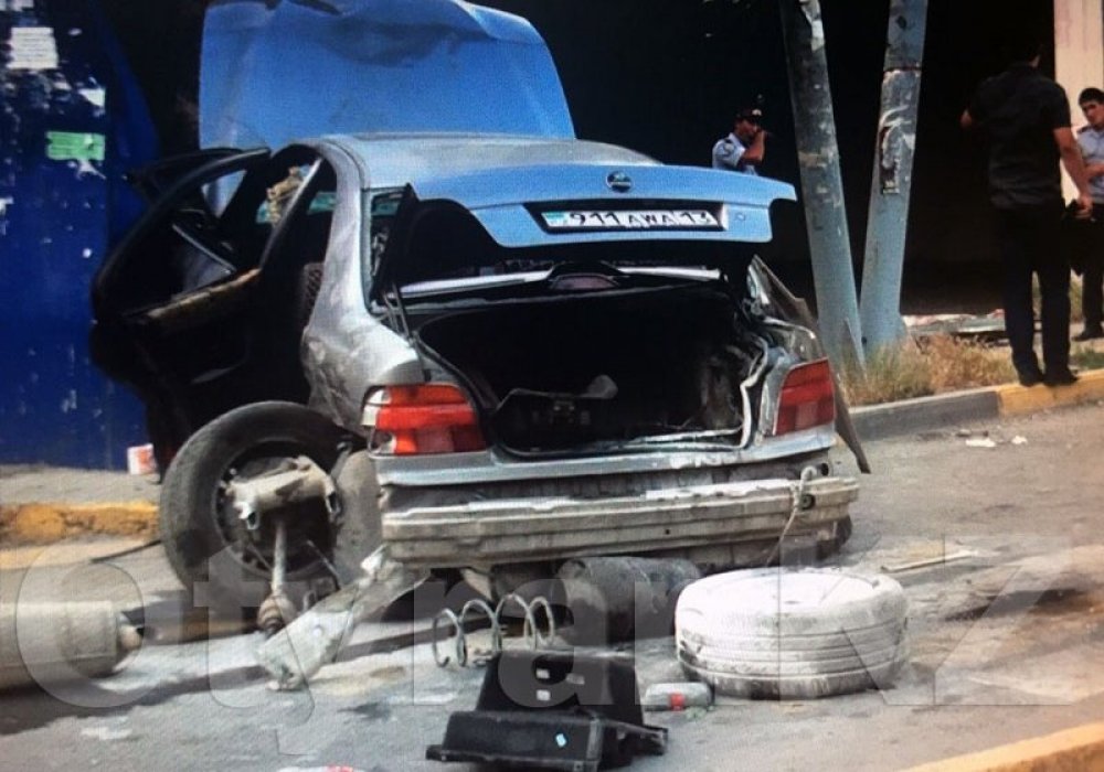 ДТП в Шымкенте: Автомобиль вылетел на тротуар и сбил 5 человек