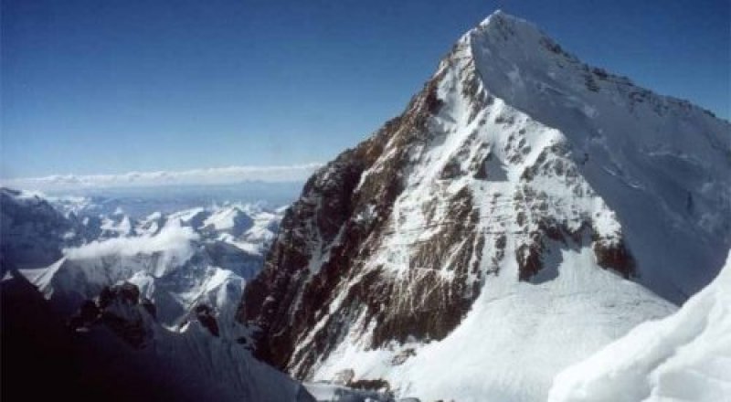 Гора Эверест. Фото с сайта pohorony.org