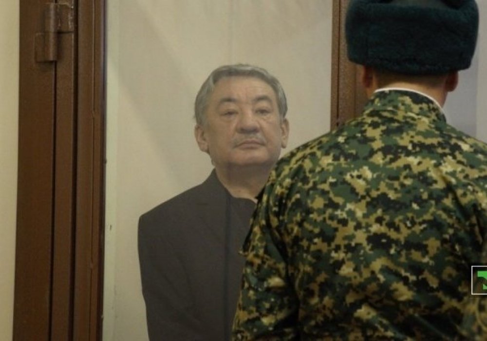 Нурлан Джуламанов в зале суда в ходе судебного разбирательства. Фото Tengrinews.kz 