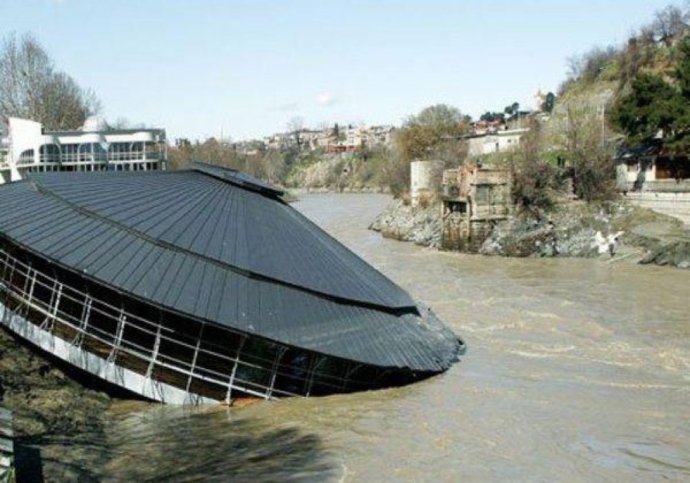 Наводнение в Тбилиси. Фото с сайта 365news.biz