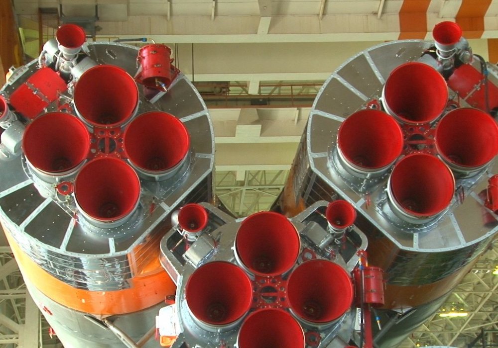 Сборка ракеты-носителя и космического корабля. ©Tengrinews TV