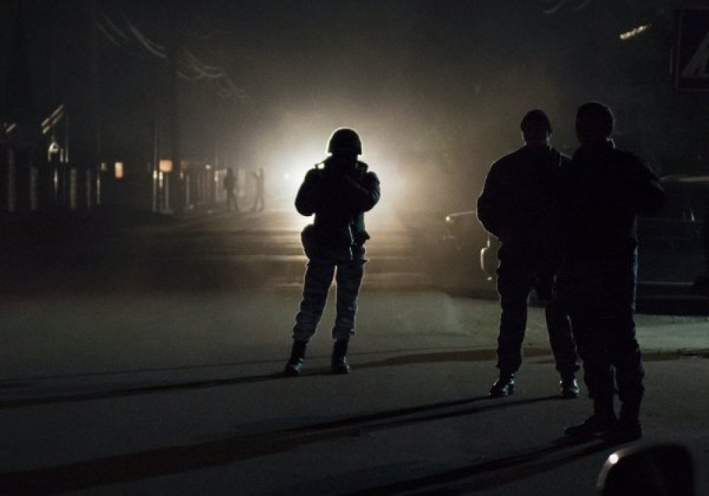 Сотрудники правоохранительных органов Кыргызстана во время операции по поиску экстремистов. Фото ©РИА Новости