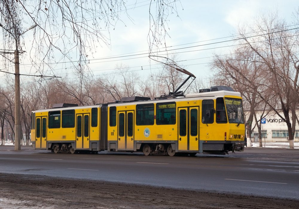 Трамвай на улице Толе-би. © zaleskiy.com